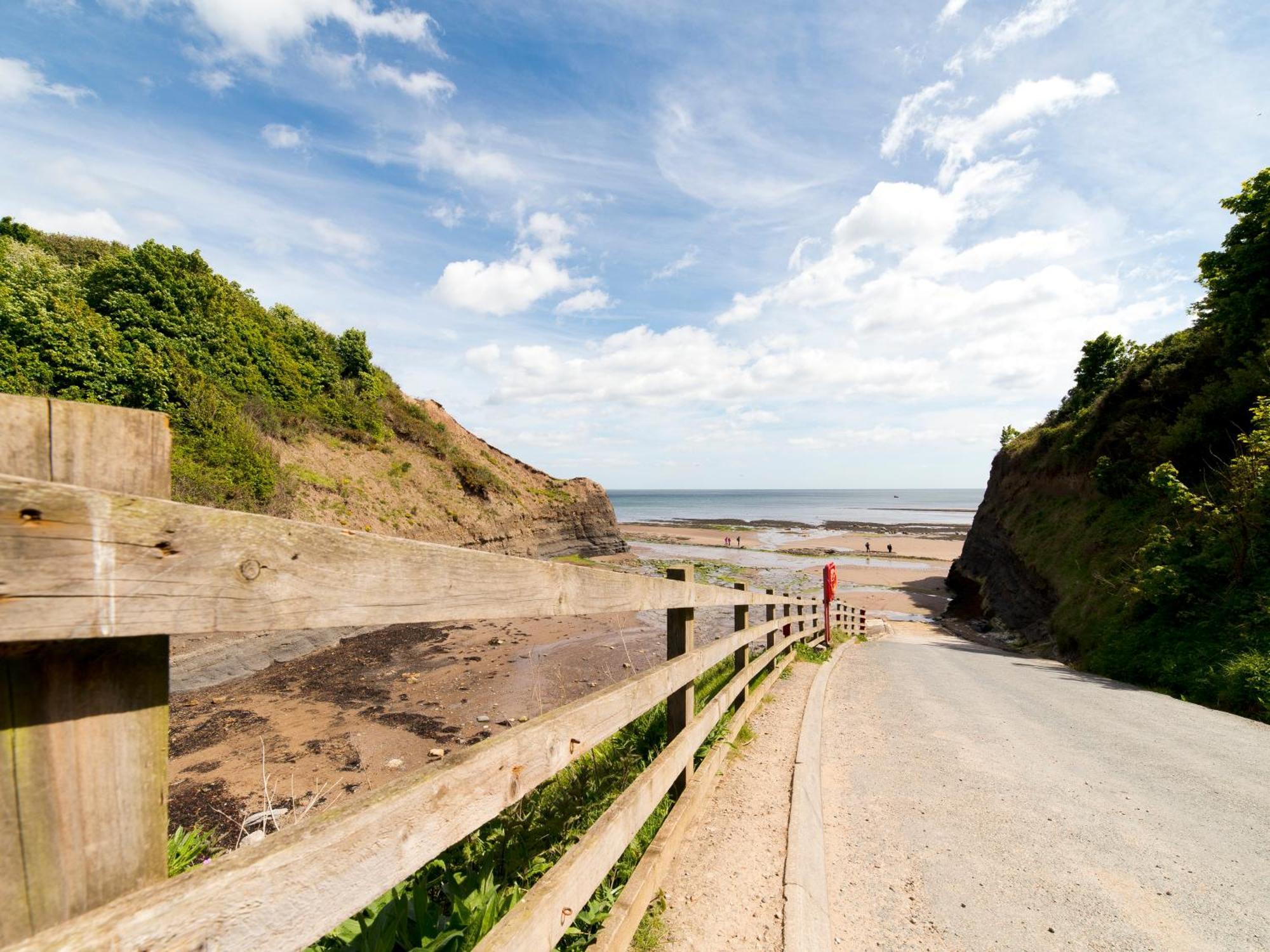 A Pousada Yha Boggle Hole Fylingthorpe Exterior foto